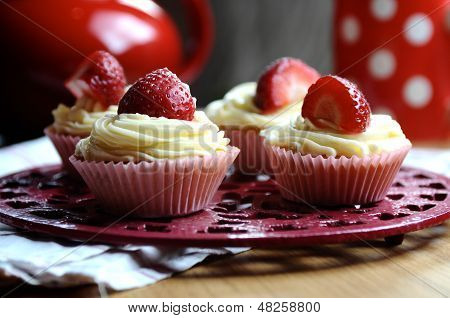 Jordbær og vanille Cupcakes i køkken