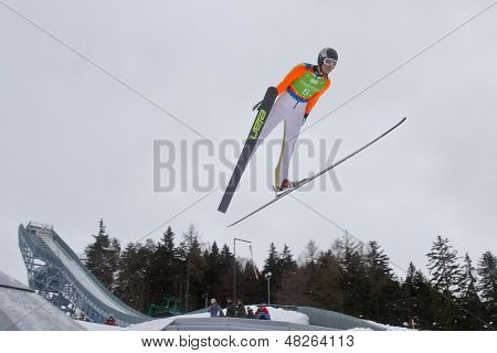 SEEFELD, Österreich - Januar 19 Raffaele Buzzi (Italien) springt in Seefeld während einer Trainingseinheit auf J