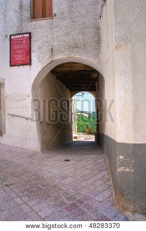 Arco Calabrese. Alberona. Puglia. Itálie.