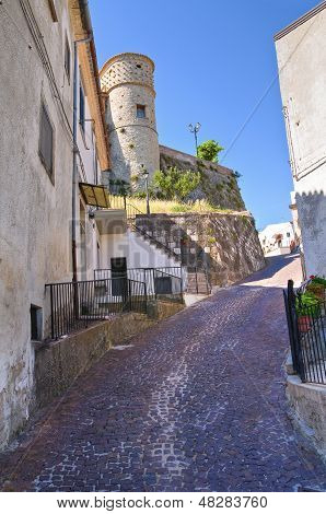 路地。・ アルベローナ。プーリア。イタリア。