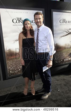 LOS ANGELES - JUL 15: Scott Foley přijíždí na premiéře 