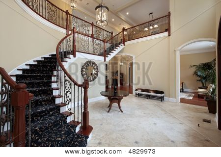 Foyer luksusowy dom