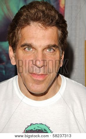 Lou Ferrigno at the 2007 Los Angeles Wizard World Convention, Los Angeles Convention Center, Los Angeles, CA 03-16-07