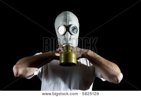 Противогаз опасность