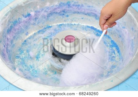 Making Candyfloss