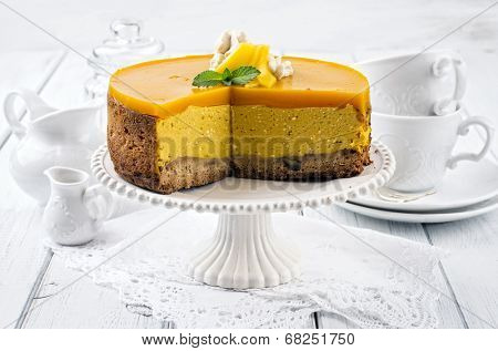 cheesecake with mango