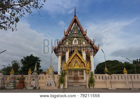 Temple at Wat Lard Sai