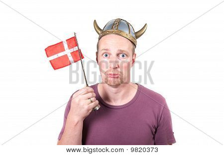Viking uomo isolato casco