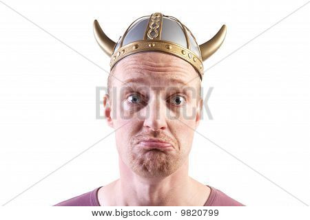Viking uomo isolato casco