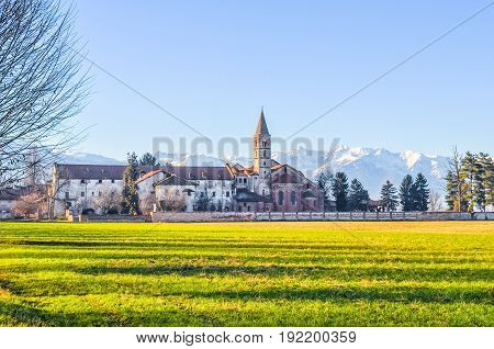 Hdr Staffarda Abbey