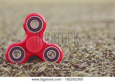 the popular red spinner gadget in 2017 of the soccer (football) artificial field