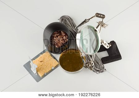Set for processing and soldering electronic circuits