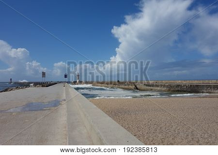 Praia dos Carneiros image of beach and walk
