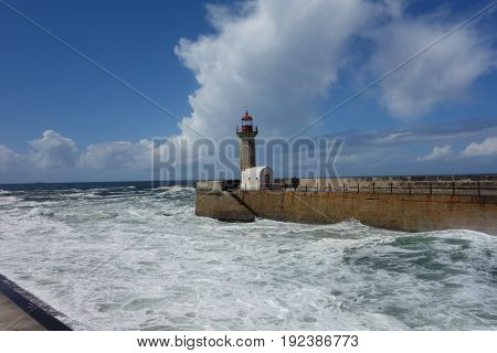 Praia dos Carneiros image of lighthouse in Porto