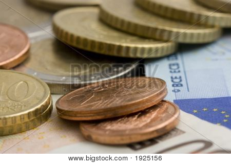 Banconote e monete in euro