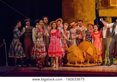 Comic Opera Love Drink