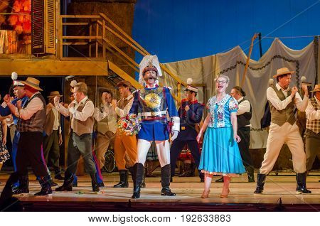 Comic Opera Love Drink