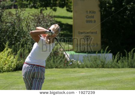 Lady Golf Swing přes Ženevské jezero