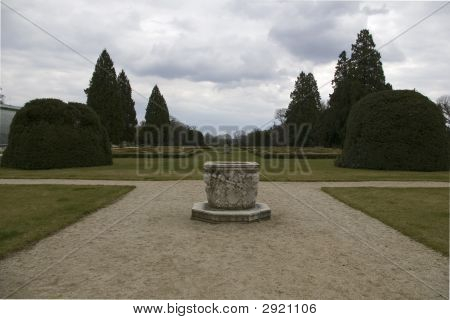 Parc du château avec les arbres verts