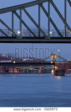 Spanning Франкфурт
