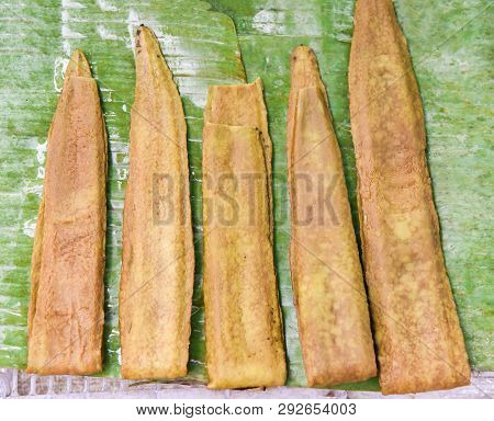 Broken Bone Tree , Fruit Of Damocles Tree , Indian Trumpet Flower / Oroxylum Indicum In The Market S