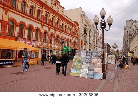 ถนนศิลปินแสดง และขายของพวกเขา Pictures(moscow)