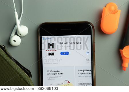 New York, Usa - 26 October 2020: Minuta Po Minute Mobile App Icon Logo On Phone Screen Close-up, Ill