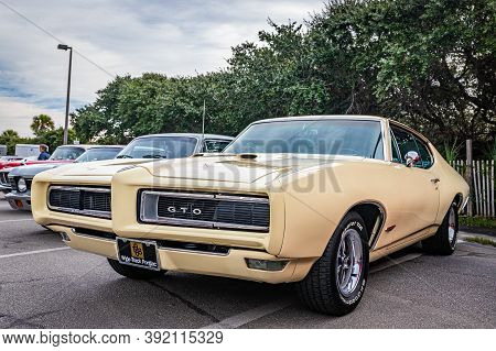 Tybee Island, Ga - October 3, 2020: 1968 Pontiac Gto Hardtop Coupe At A Local Car Show.