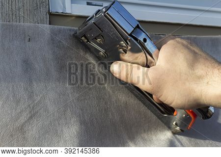 Sealing The Windproof Membrane With A Stapler