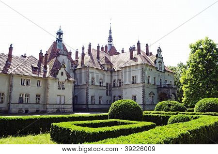 Schonborn palác v Chynadiyovo