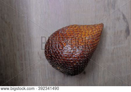Salak (salacca Zalacca) Is A Species Of Palm Tree - Salak Fruit Isolated, Salak Fruit Or Snake Fruit