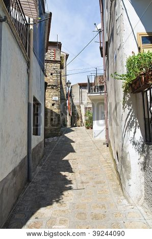 Steegje. Valsinni. Basilicata. Italië.