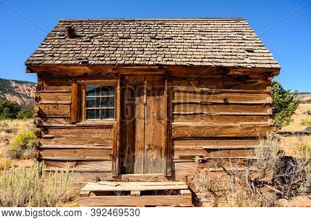 Morrell Line Cabin With Blue Sky In Utah Desert