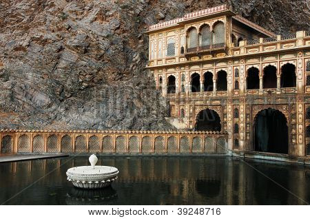 Monkey temple Galwar Bagh i Jaipur, Indien
