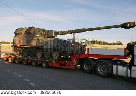 Over-standard, Atypical Road Transport. A Howitzer On The Tank Chassis. Exceptional Convoy. Long Veh