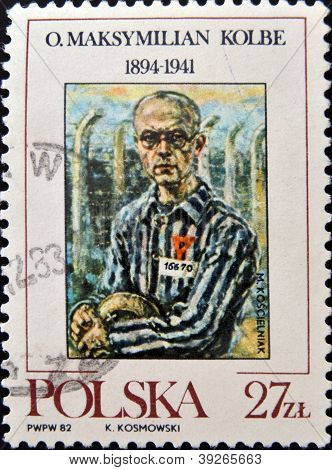 Polen - ca. 1982: eine Briefmarke gedruckt in Polen zeigt Maximillian Kolbe dem Mönch, der sich freiwillig zu