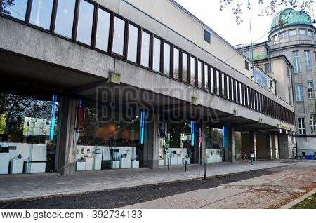 Deutsches Museum Library Or Des Deutsches Museum Bibliothek For German People And Foreign Travelers