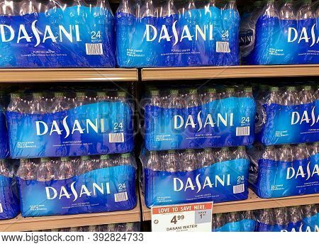 Orlando, Fl/usa - 5/19/20: Cases Of Dasani Purified Water At A Publix Grocery Store In Orlando, Flor