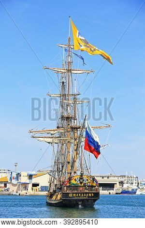 Sete, France - March 24, 2016:  Russian Frigate Shtandart Preparing For An Imaginary Battle With Cze