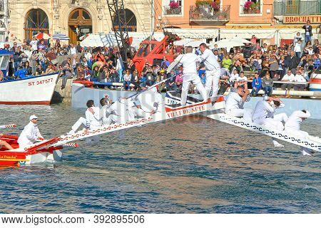 Sete, France - March 26, 2016: Water Jousting Performance During Stopover In Sète - Maritime Traditi
