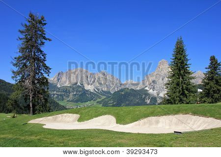 Golfbanen i Dolomitterne