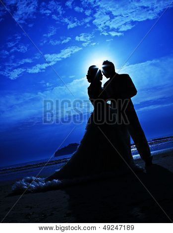 Silhouette couple love and romantic