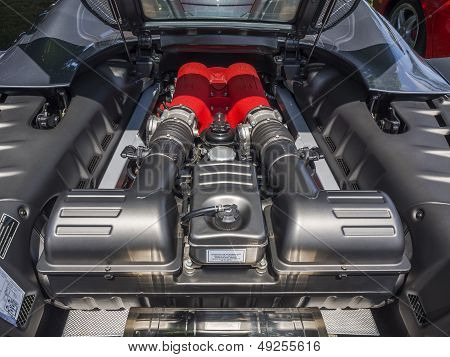 V8 sports car engine