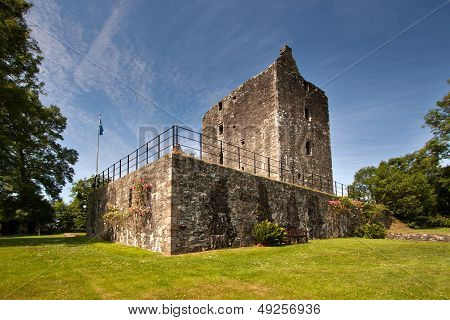 Cardoness Castle