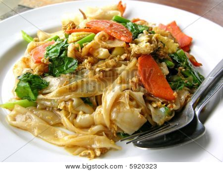 Macarrão frito