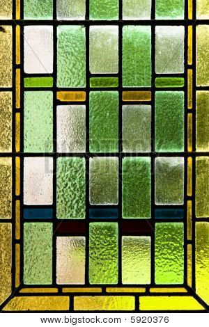 Kleurrijke gebrandschilderd glas