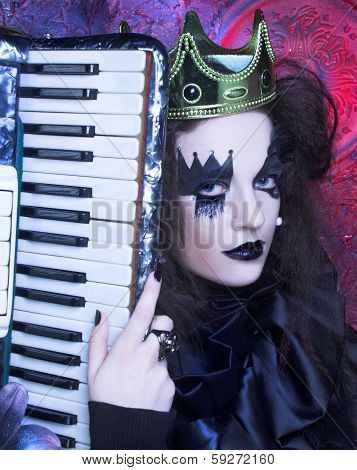 Mad queen.