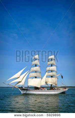 der Segelboot aft