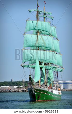 der Segelboot aft