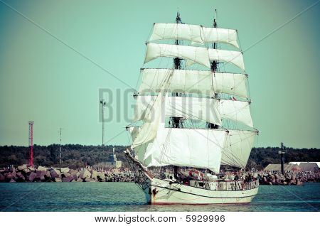der Segelboot aft